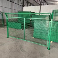 成都高速公路围栏网铁丝网双边丝隔离网果园围栏防护网格钢丝网